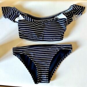 Vince Camuto black/white stripe flirty bikini. Excellent condition. Size small